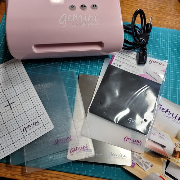 Craft Gemini Junior Pink Electronic Cutting Machine - Picture 5 of 5